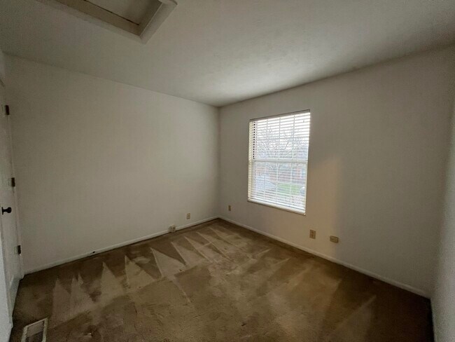 Building Photo - 7115 Sweetwater Dr