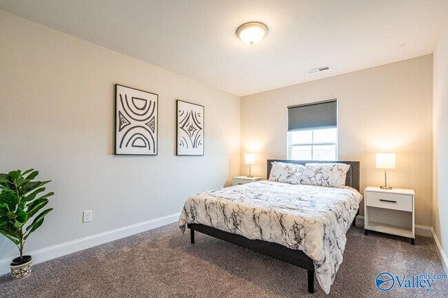 Building Photo - 176 Tybee Dr