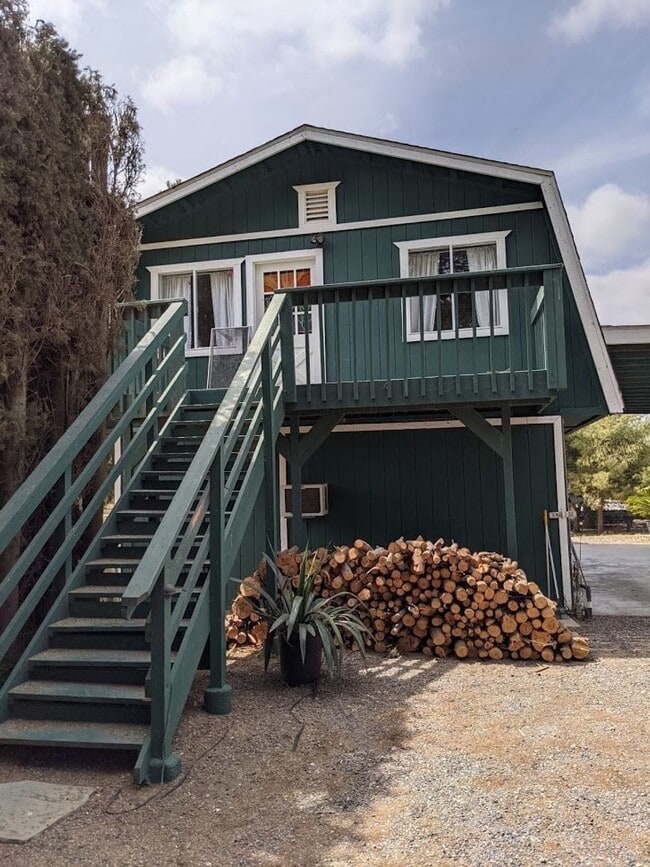 Primary Photo - Beautiful Lower Level Studio apartment loc...