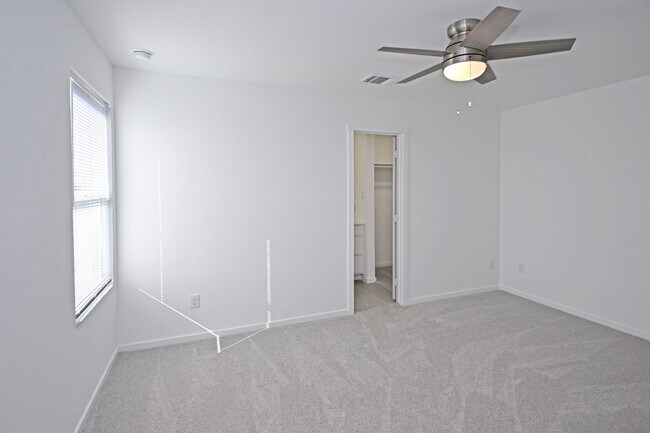 Building Photo - 7639 Varo Gln