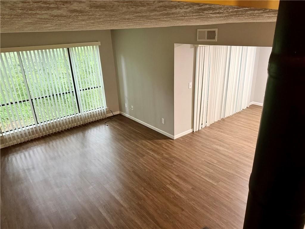 Building Photo - 1059 Mariners Dr