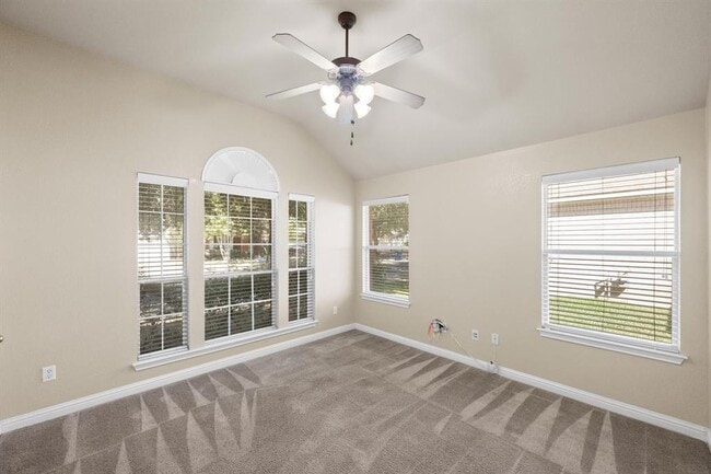 Building Photo - 10409 Yellowstone Dr