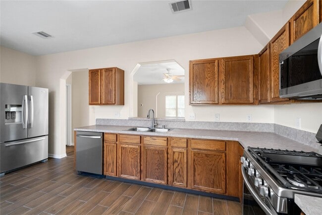 Building Photo - 8810 Willow Spur Dr