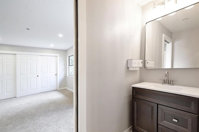 Building Photo - 14926 Eminence