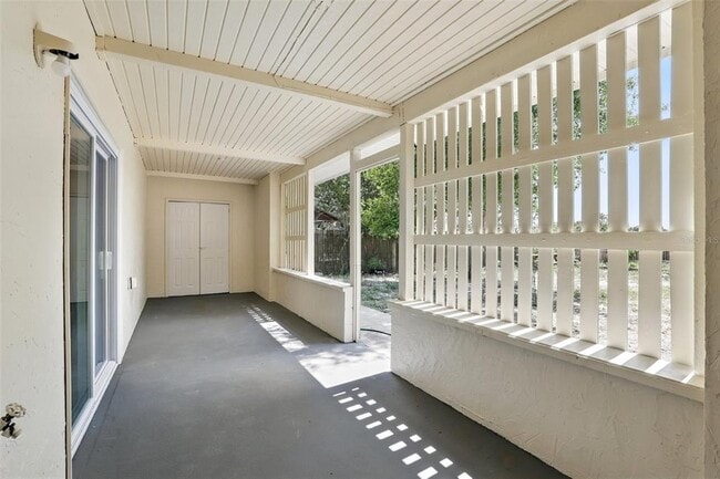 Building Photo - 28 N Lancelot Ave