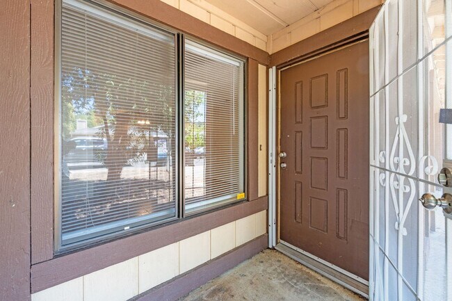 Building Photo - 4830 Suncrest Way