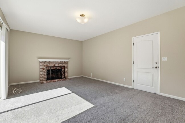 Building Photo - Wow! What a Great Home! Available Now!