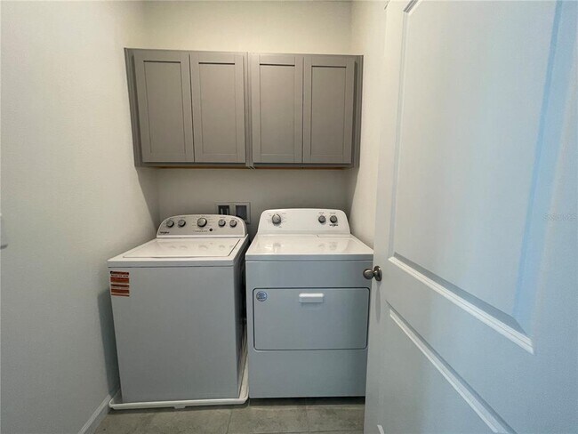 Building Photo - 5374 Lake Virginia St