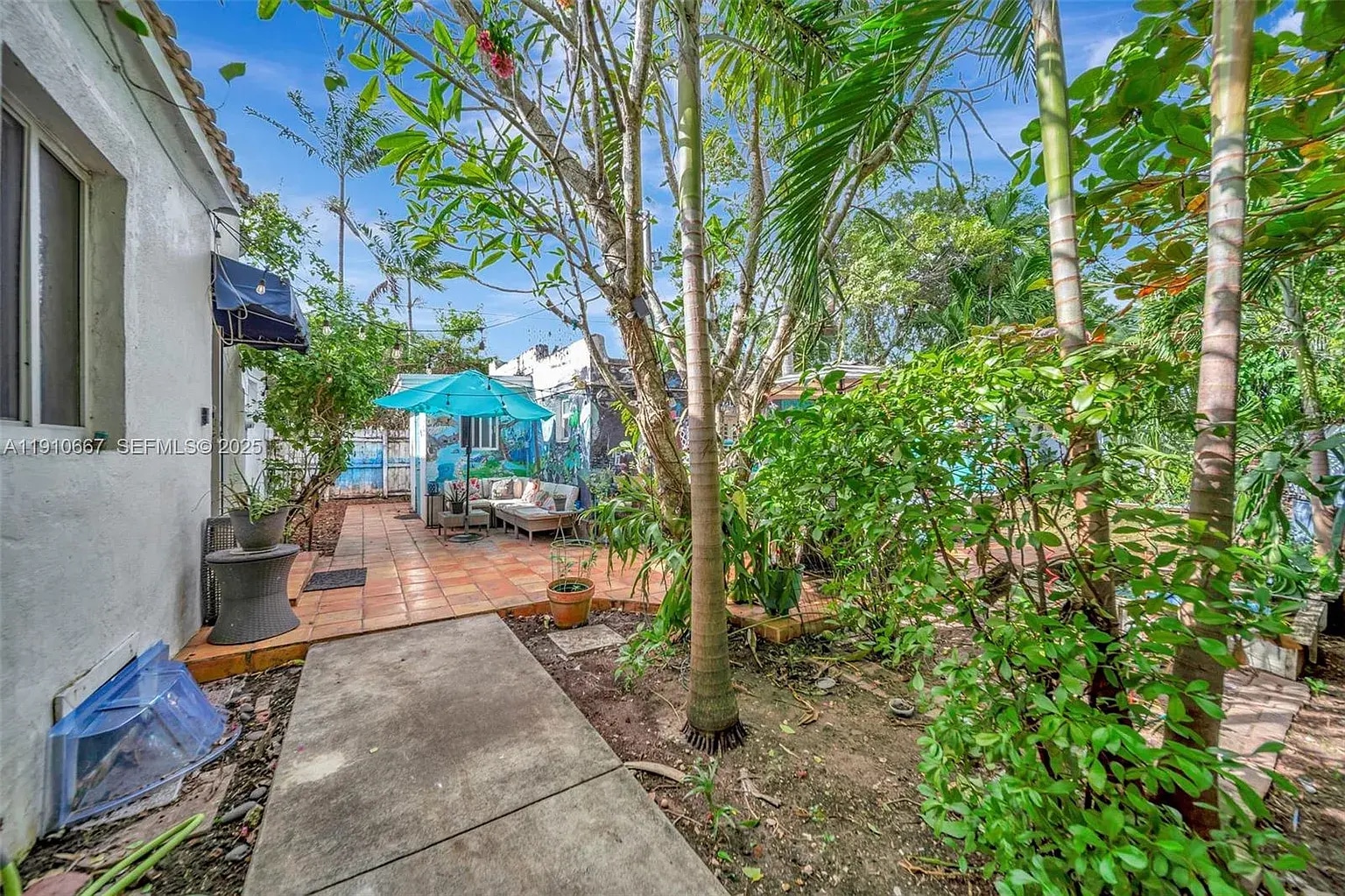 Building Photo - 619 NE 87th St