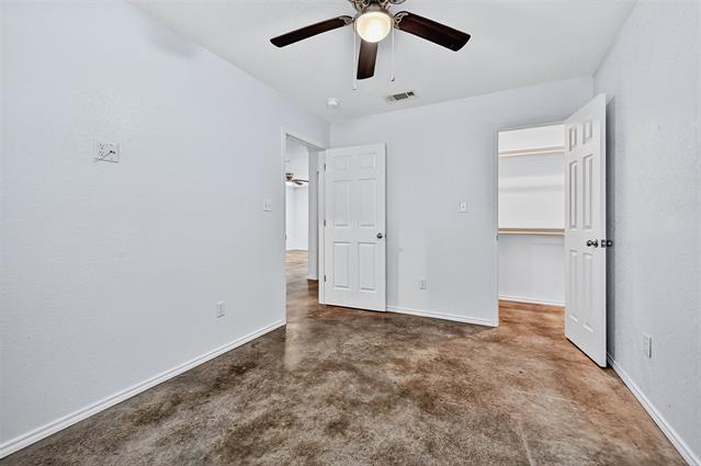 Building Photo - 712 Seven Oaks Rd