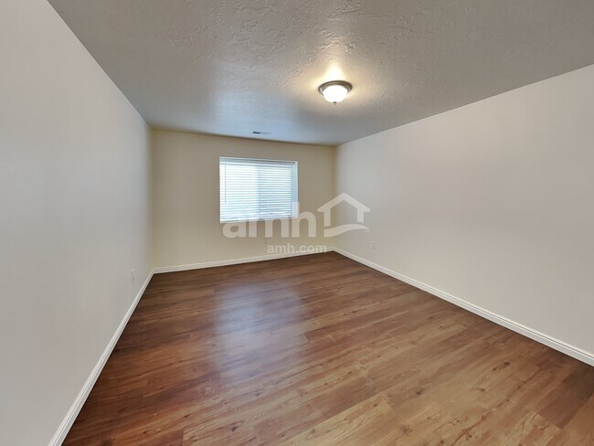 Building Photo - 4096 Juniper Hills Dr