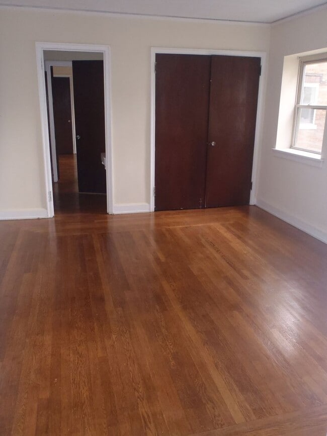 Interior Photo - Clifwood