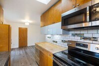 Building Photo - 8715 N Washburne Ave