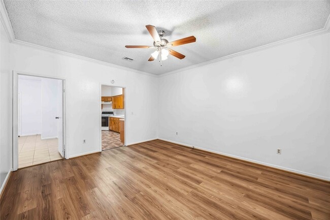 Building Photo - 9410 Stonehouse Ln