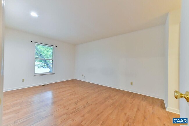 Building Photo - 104 Morris Paul Ct