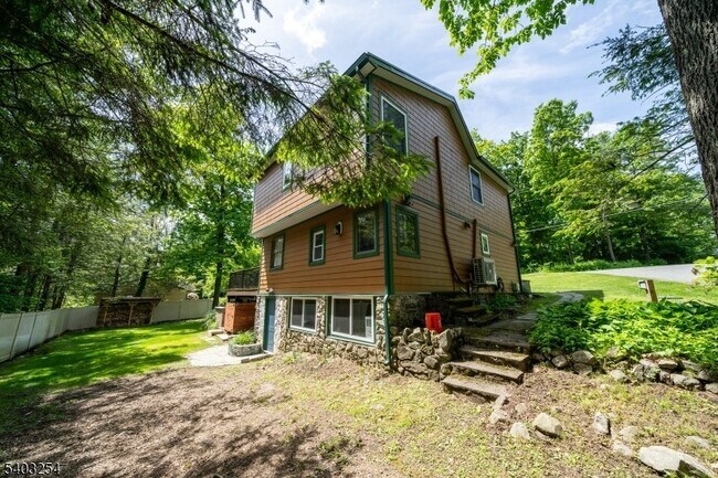 Building Photo - 30 Onteora Rd