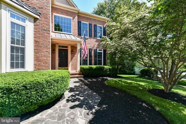 Building Photo - 641 Meade Dr SW