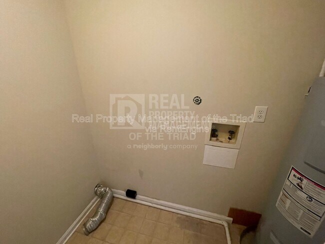 Building Photo - 3607 McCuiston Rd