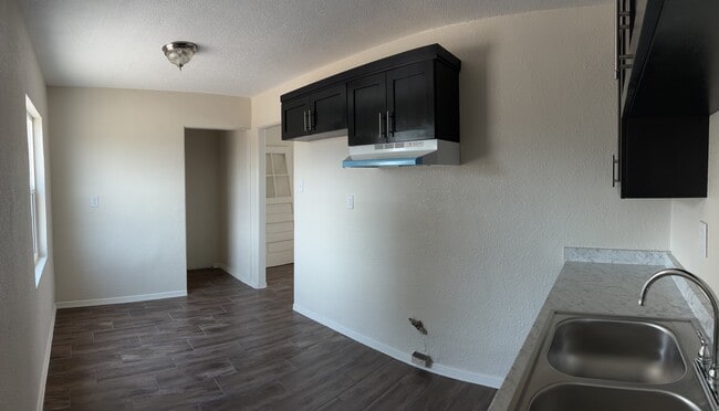 Building Photo - 608 Barcelona Dr
