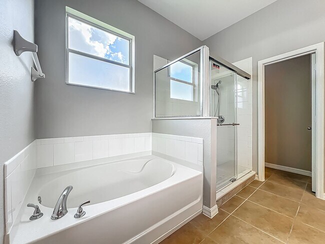 Building Photo - Clermont Pool Home