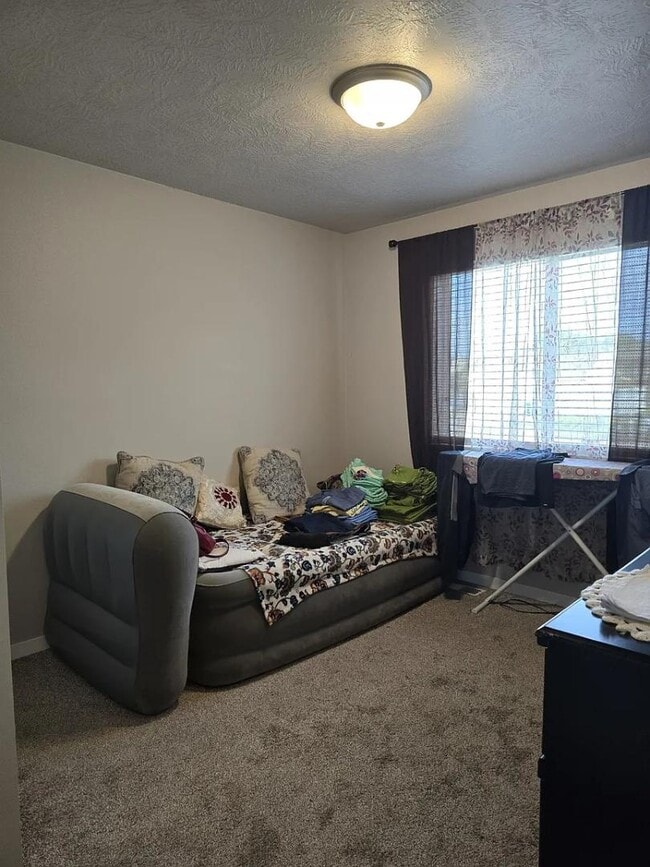 Building Photo - 6613 W 5th St