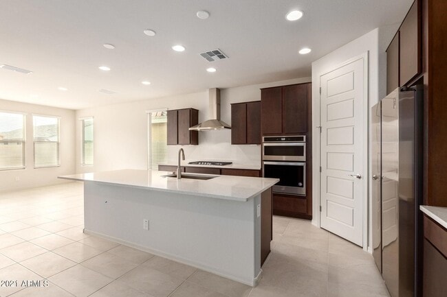 Building Photo - 8757 W Rancho Dr