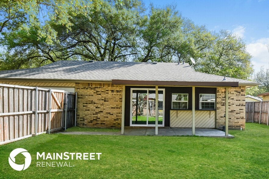 Building Photo - 6301 Casa Vista Dr