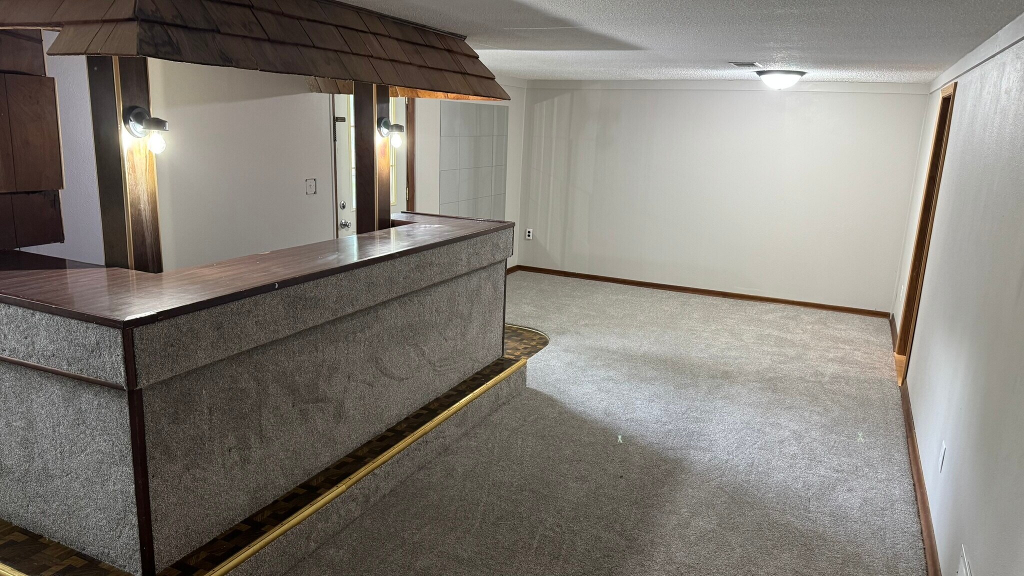 Building Photo - 1331 Spruce Hills Dr