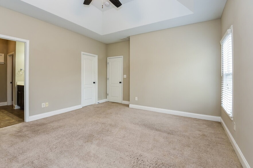 Building Photo - 49 Celtic Ct