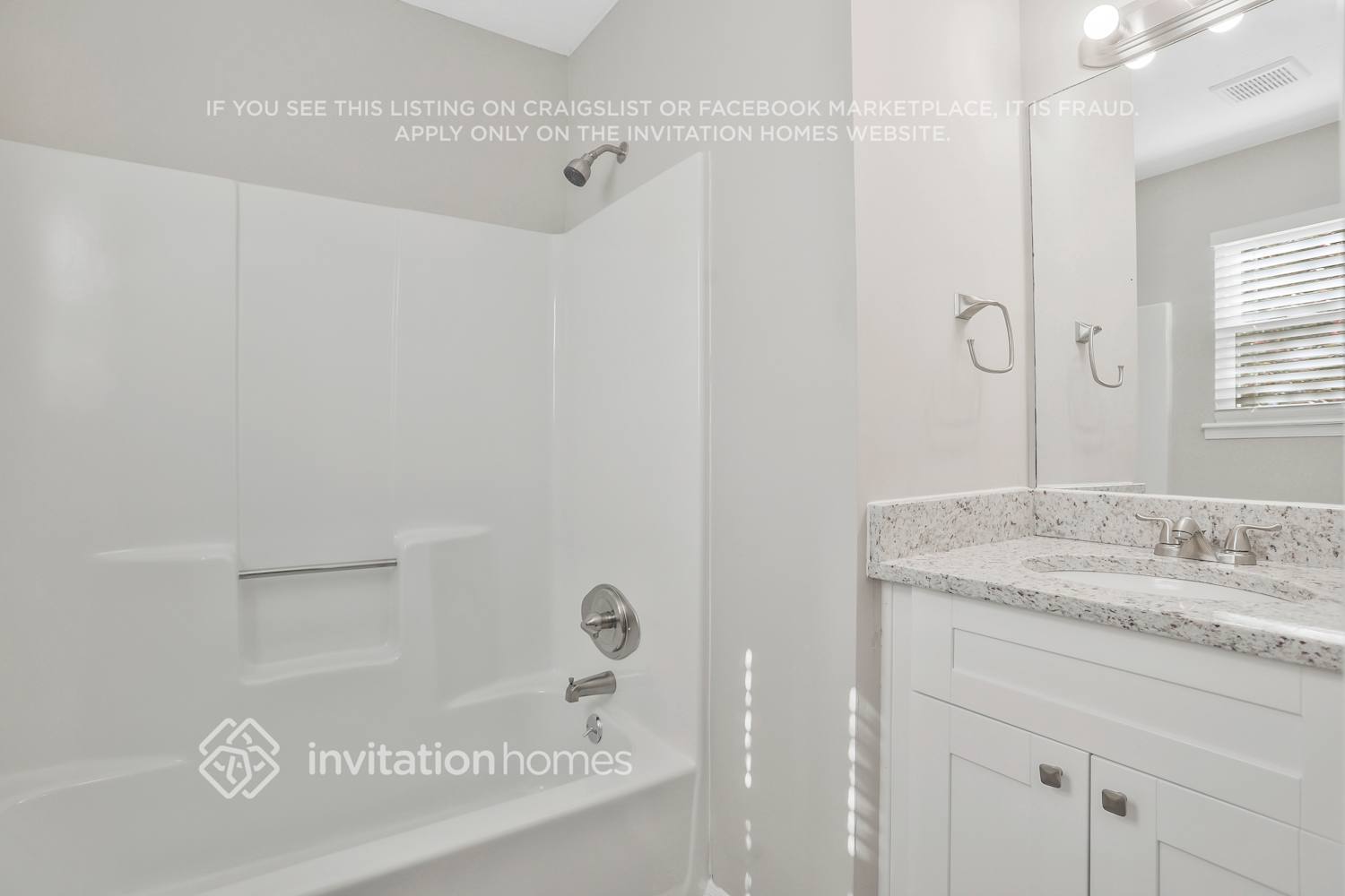 Building Photo - 3102 Carmel Dr