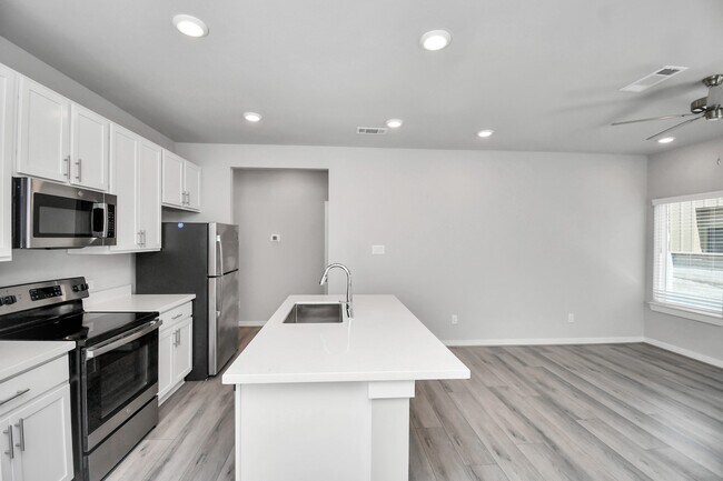 Building Photo - 23823 Cumberland Ridge Dr