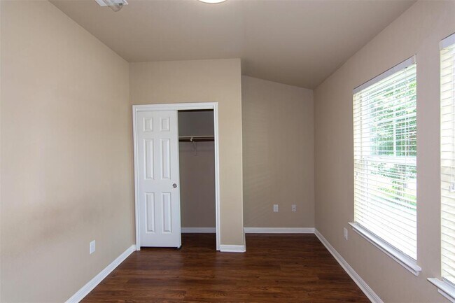 Building Photo - 18405 Tallgrass Prairie Dr