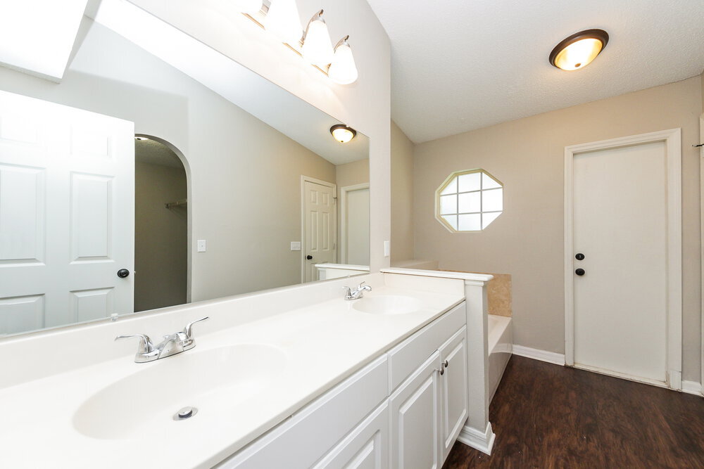 Building Photo - 254 Regal Downs Cir