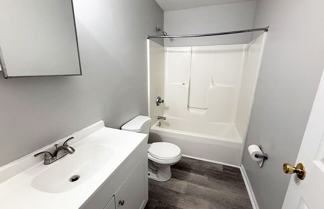 Building Photo - 3227 Bishop St