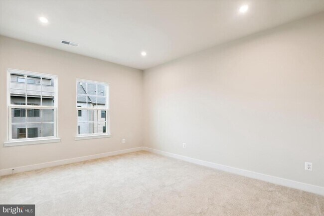 Building Photo - 14076 Sunrise Valley Dr