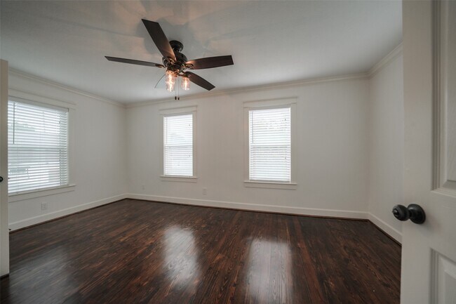 Building Photo - 811 Woodard St