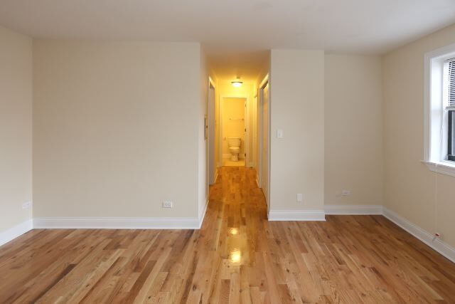 Building Photo - 558 W Arlington Pl