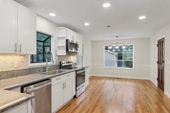 Building Photo - 5 Timothy Ln