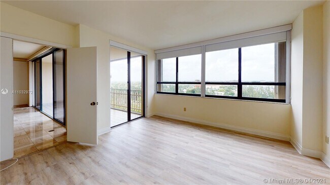 Building Photo - 11113 Biscayne Blvd