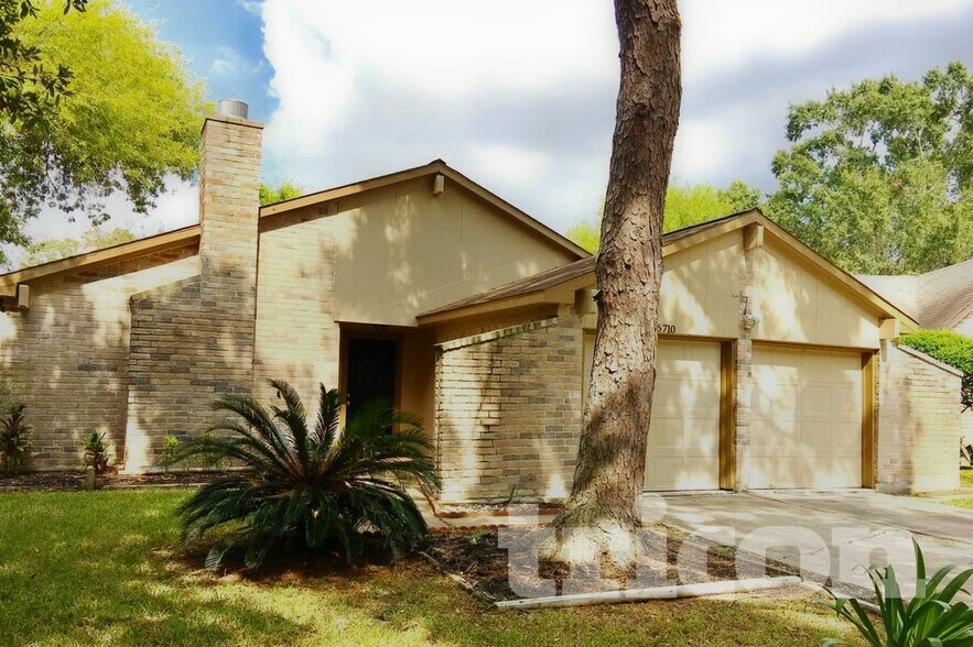 Building Photo - 16710 Forthbridge Ct