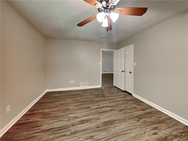 Building Photo - 1464 Cherry Hill Rd SW