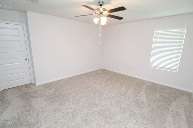 Building Photo - Lakeshore Preserve 3BR Home with Garage – ...