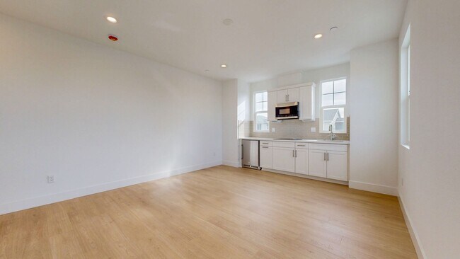 Building Photo - 2782 Sassy St