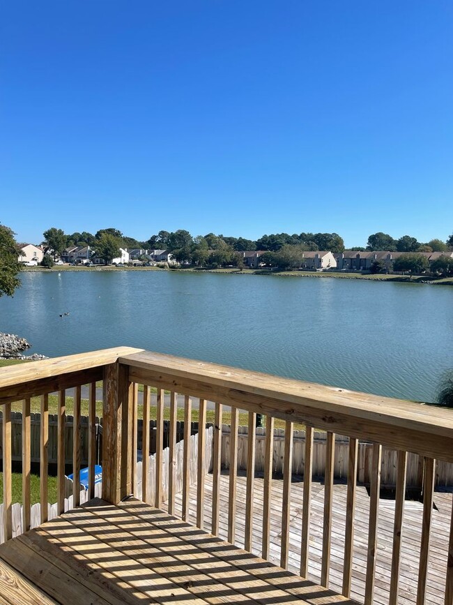 Building Photo - KEMPSVILLE LAKEFRONT TOWNHOUSE FOR RENT!