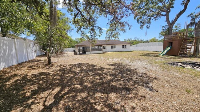 Building Photo - 1524 Newhope Rd