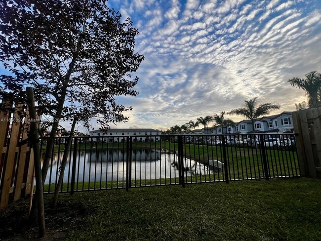 Building Photo - 5534 NW 27th Pl