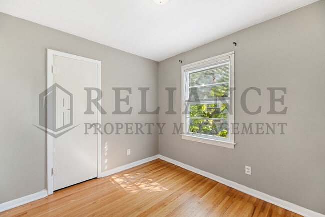 Building Photo - 2511 Woodland N