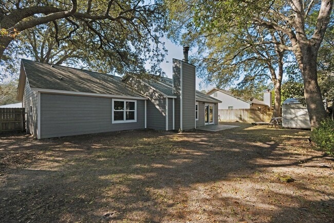 Building Photo - 266 Honeysuckle Way