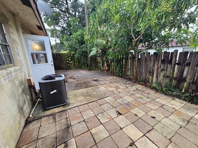 Building Photo - 3882 Dale Rd