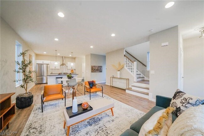 Building Photo - 2078 W 44th St